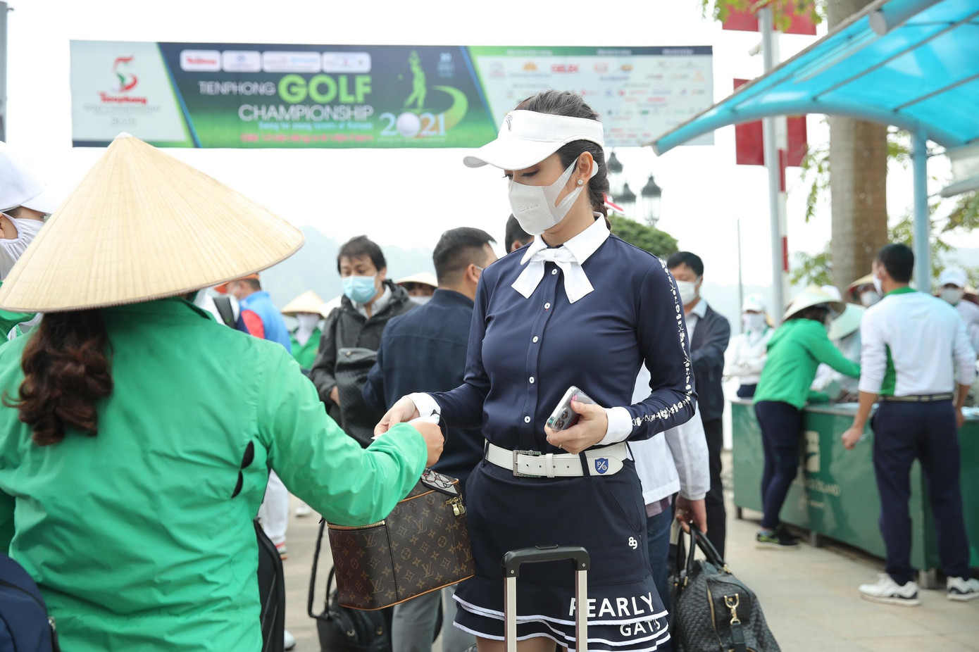 Hoa hậu châu Á tại Mỹ 2006 Jennifer Phạm lần thứ hai tham gia Tiền Phong Golf Championship với tư cách là golfer Hoa hậu châu Á tại Mỹ 2006 Jennifer Phạm lần thứ hai tham gia Tiền Phong Golf Championship với tư cách là golfer