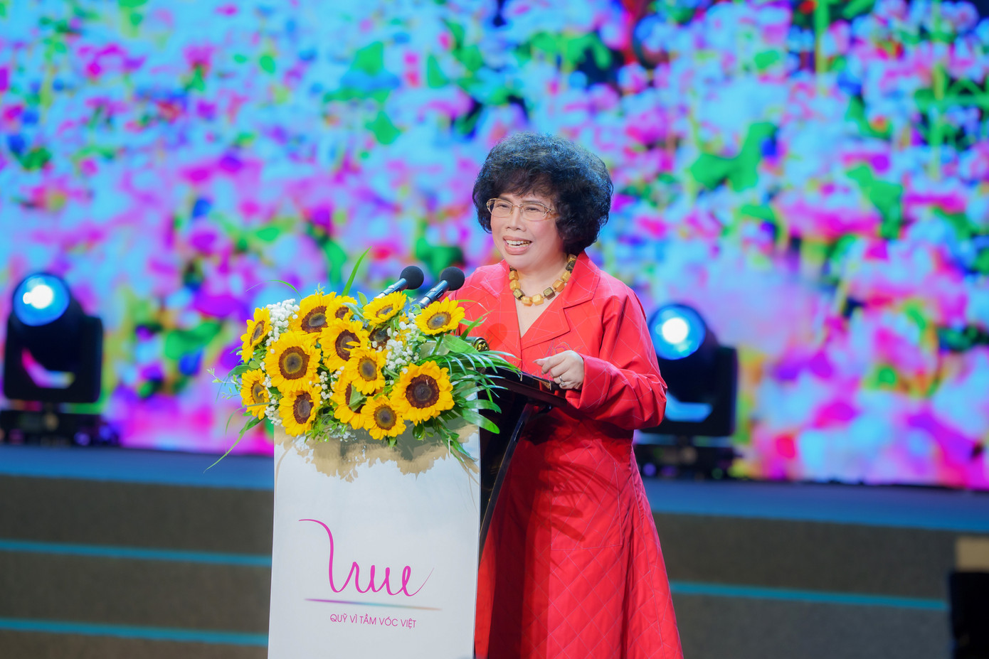 Anh hùng lao động Thái Hương - Nhà sáng lập Quỹ Vì Tầm Vóc Việt phát biểu tại sự kiện