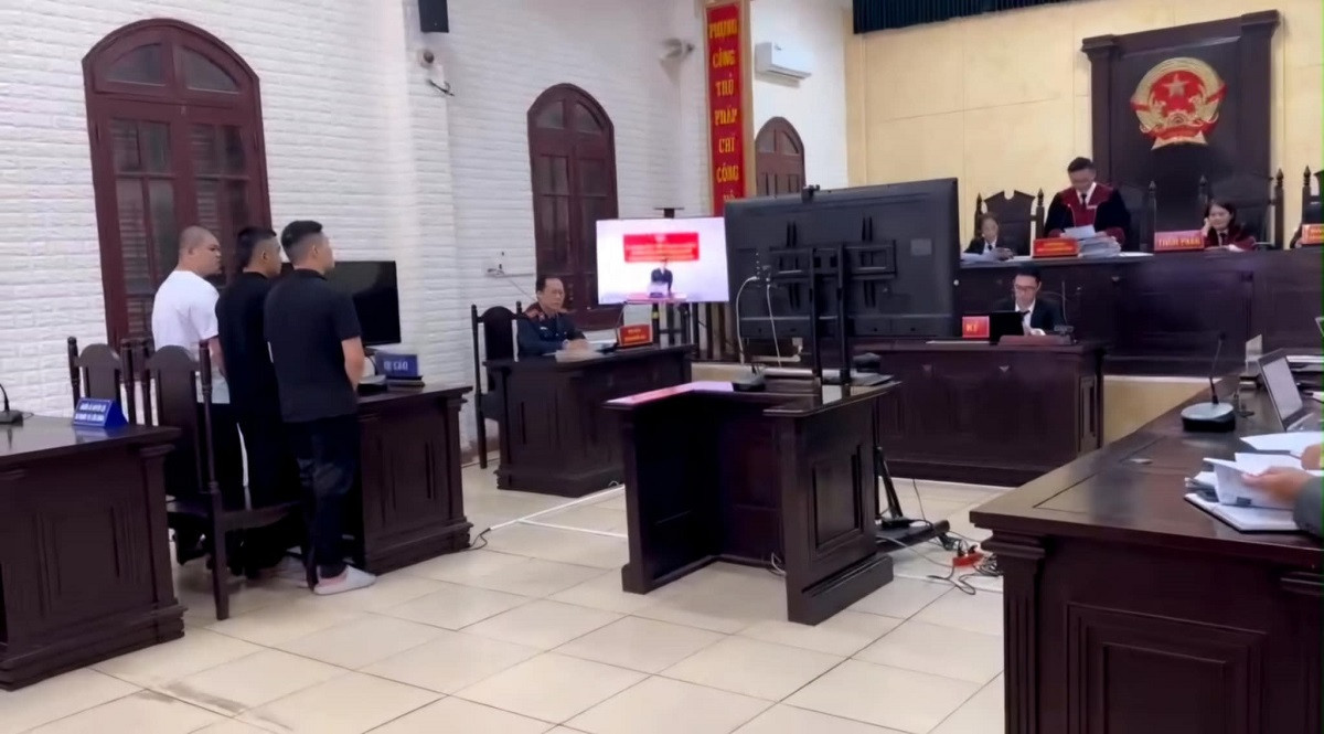 Quang cảnh phiên toà. Quang cảnh phiên toà.