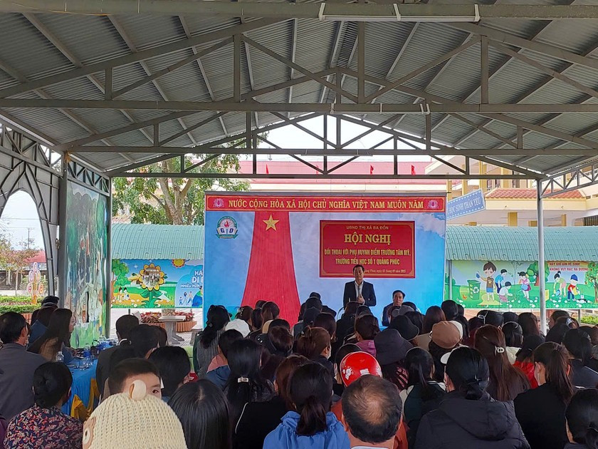 Cuộc đối thoại hiệu quả của Phó Chủ tịch UBND thị xã Ba Đồn Nguyễn Văn Tình. Cuộc đối thoại hiệu quả của Phó Chủ tịch UBND thị xã Ba Đồn Nguyễn Văn Tình.