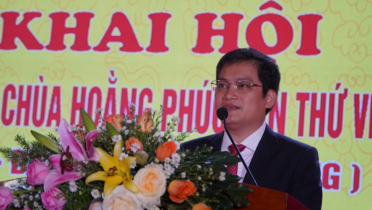 Chủ tịch UBND huyện Lệ Thủy - Nguyễn Đình Hòa - đọc diễn văn khai hội. Chủ tịch UBND huyện Lệ Thủy - Nguyễn Đình Hòa - đọc diễn văn khai hội.