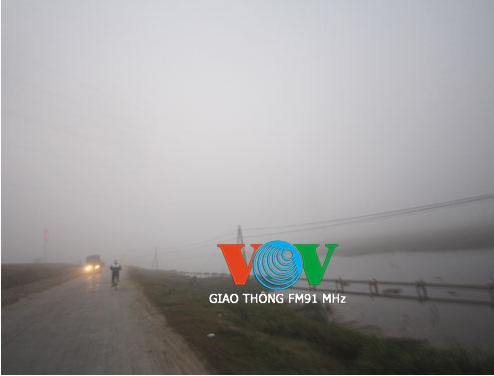 Người đi đường phải đi sát vào phía bên phải của mình. Người đi đường phải đi sát vào phía bên phải của mình