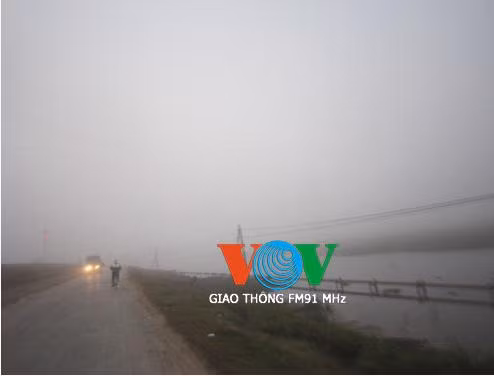 Người đi đường phải đi sát vào phía bên phải của mình. Người đi đường phải đi sát vào phía bên phải của mình