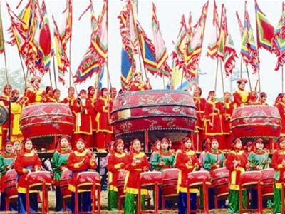 Dàn trống hội xã Đọi Sơn, Duy Tiên, Hà Nam biểu diễn trong lễ hội