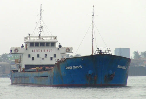 Tàu Thành Công 18 bị tạm giữ vì chở quặng sắt không có giấy tờ hợp pháp