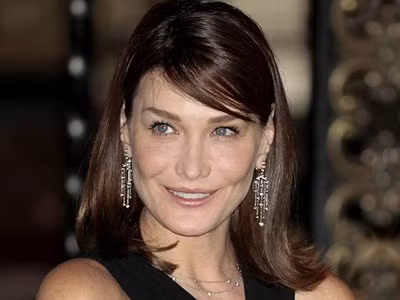 Carla Bruni im lặng trước lời vu khống của báo chí Iran 