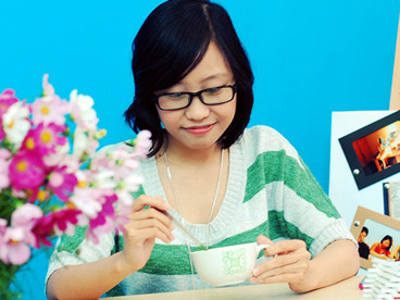 Cô bạn răng khểnh với thành tích hoạt động "khủng" Thùy Trang.. Cô bạn răng khểnh với thành tích hoạt động