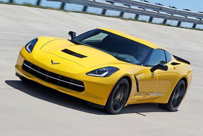 2. Chevrolet Corvette Cho tới nay, dòng xe Chevrolet Corvette vẫn được người hâm mộ xe thể thao Mỹ đánh giá cao. Tạp chí Askmen hồi tháng 7 từng bình chọn mẫu Chevrolet Corvette Sting Ray, thế hệ thứ hai của dòng xe Corvette, là một trong 10 mẫu xe hơi nổi bật nhất mọi thời đại - Ảnh: CNBC