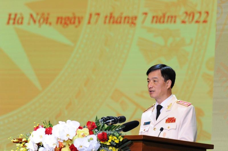 Trung tướng Nguyễn Duy Ngọc, Thứ trưởng Bộ Công an, Trưởng Ban Chỉ đạo các hoạt động kỷ niệm 60 năm Ngày truyền thống lực lượng CSND trình bày diễn văn kỷ niệm. Ảnh: CAND