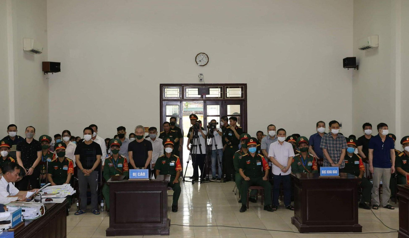 Phiên tòa có 14 bị cáo bị truy tố về 4 tội danh.