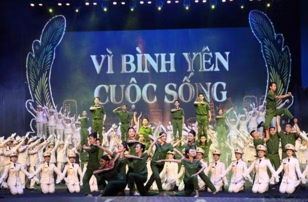 Chương trình biểu diễn nghệ thuật tại buổi Lễ.