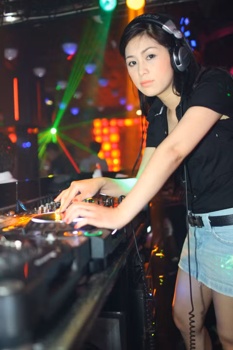 DJ Vy Junior