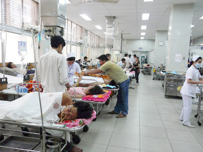 Nhiều bệnh nhân bị tai nạn giao thông đang điều trị tại BV Chợ Rẫy (TPHCM) phải đóng viện phí do chưa có giấy xác nhận của công an	Ảnh: L.N