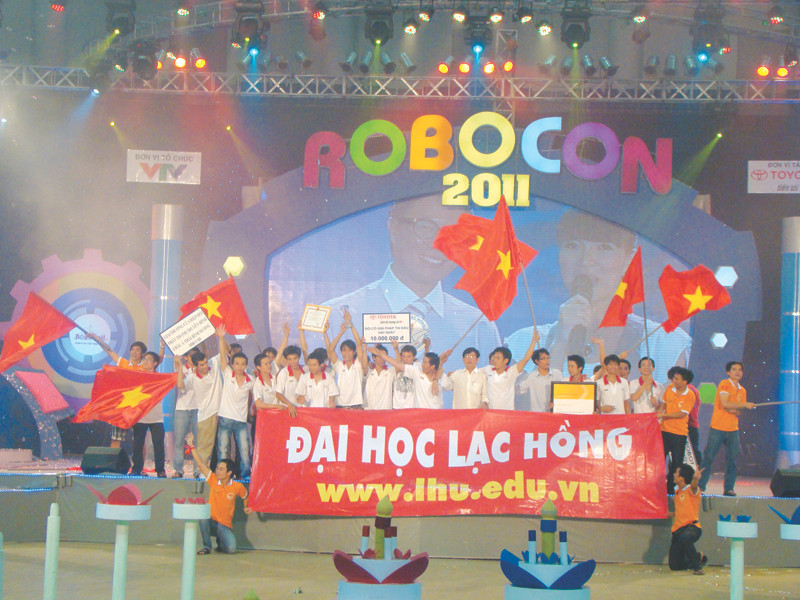 Đội Robocon ĐH Lạc Hồng vô địch Việt Nam năm 2011
