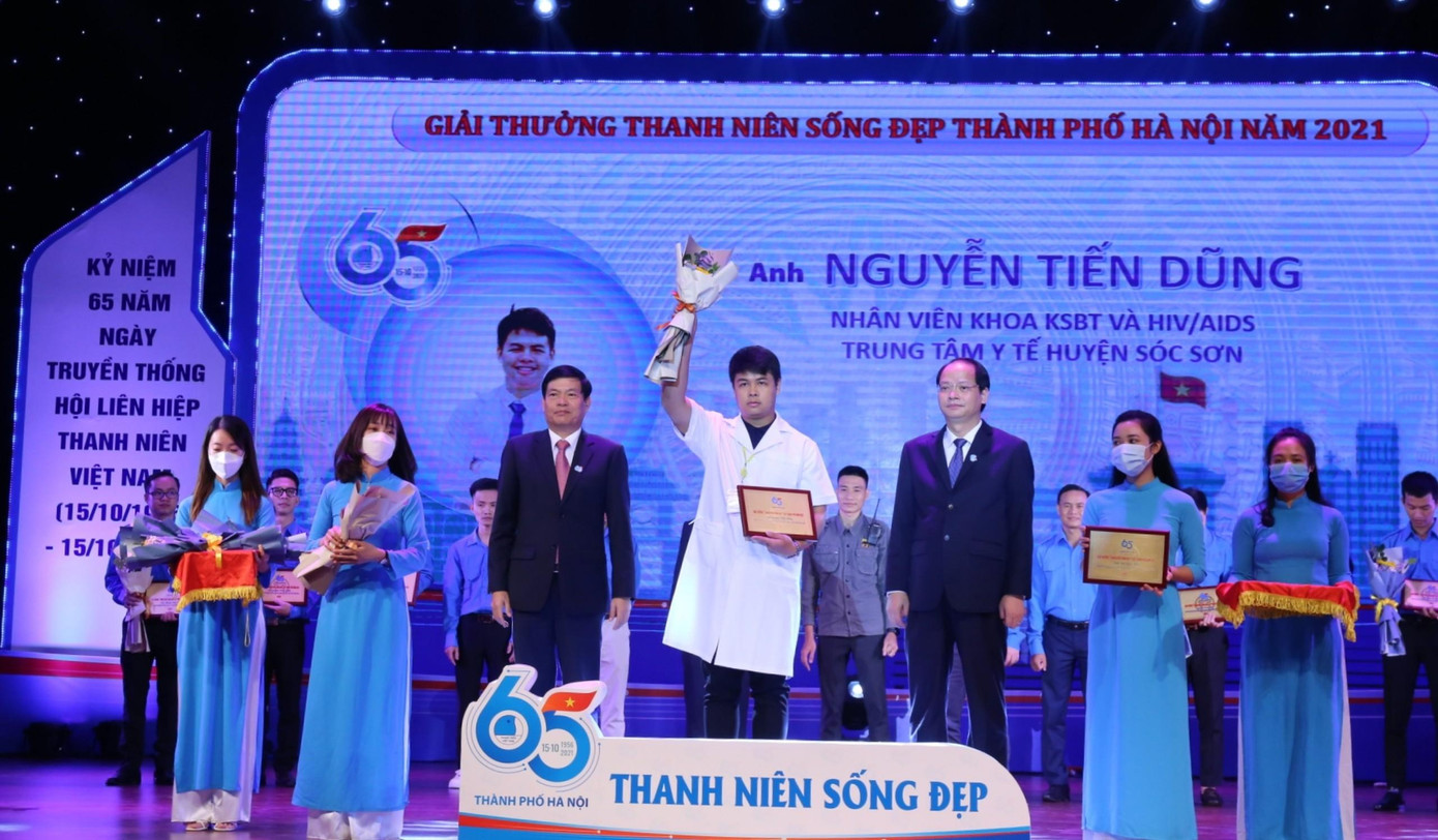 Một số tập thể, cá nhân được tuyên dương, khen thưởng tại chương trình