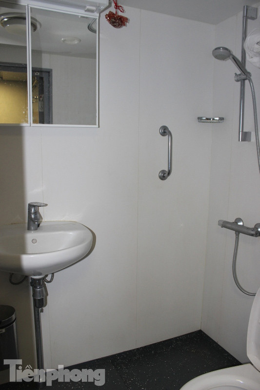 Bên trong 'kình ngư' số 1 của Cảnh sát biển Việt Nam ảnh 13