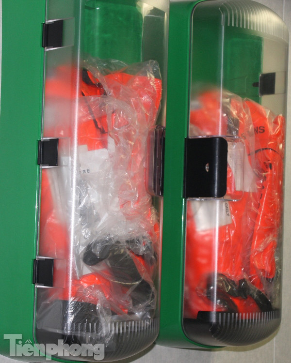 Bên trong 'kình ngư' số 1 của Cảnh sát biển Việt Nam ảnh 5