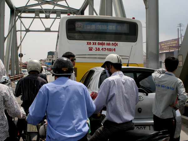 Giao thông hỗn loạn