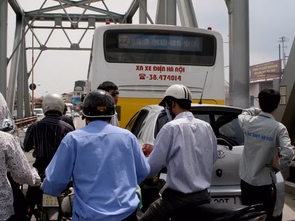 Giao thông hỗn loạn