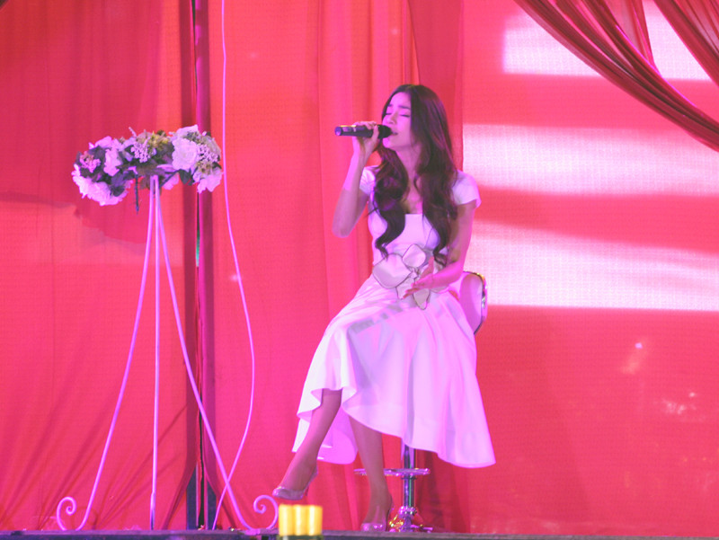 Xuất hiện trong không gian lãn mạn