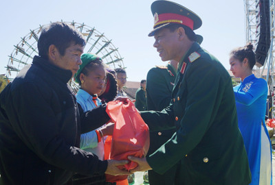 Sưởi ấm biên cương ảnh 8