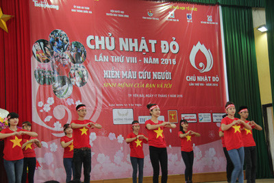 Bùng cháy ngọn lửa Chủ Nhật Đỏ ảnh 4