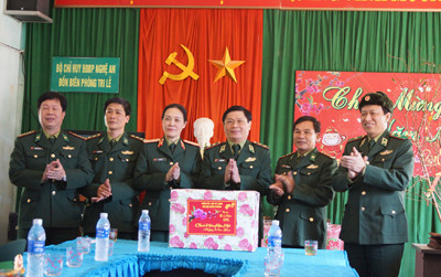 Sưởi ấm biên cương ảnh 11