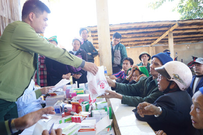 Sưởi ấm biên cương ảnh 14