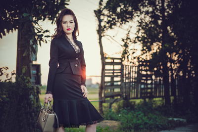 Á Hậu Thụy Vân biến đổi với hàng hiệu ảnh 4