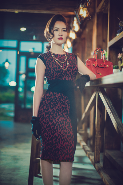 Á Hậu Thụy Vân biến đổi với hàng hiệu ảnh 7