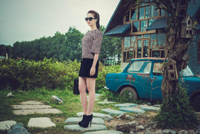 Á Hậu Thụy Vân biến đổi với hàng hiệu ảnh 10