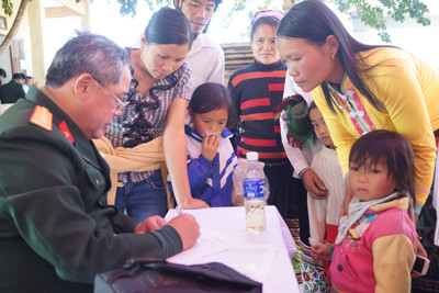 Sưởi ấm biên cương ảnh 15