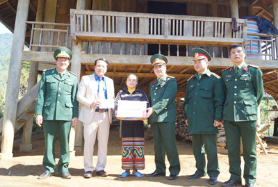 Sưởi ấm biên cương ảnh 13