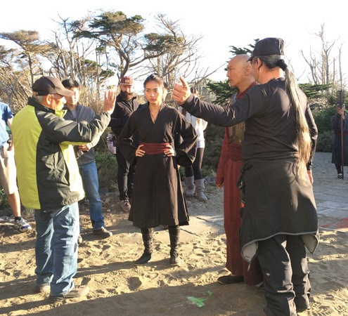 Ngô Thanh Vân sánh vai cùng 'Diệp Vấn' trên poster phim Ngọa hổ tàng long phần 2 ảnh 9