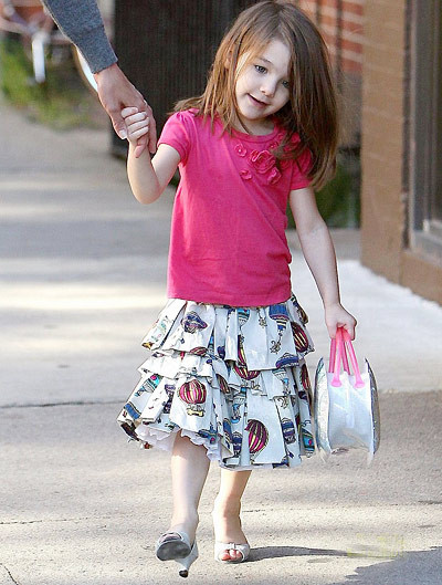 Lần đầu tiên bé xuất hiện với giày cao gót hồi cuối tháng 9