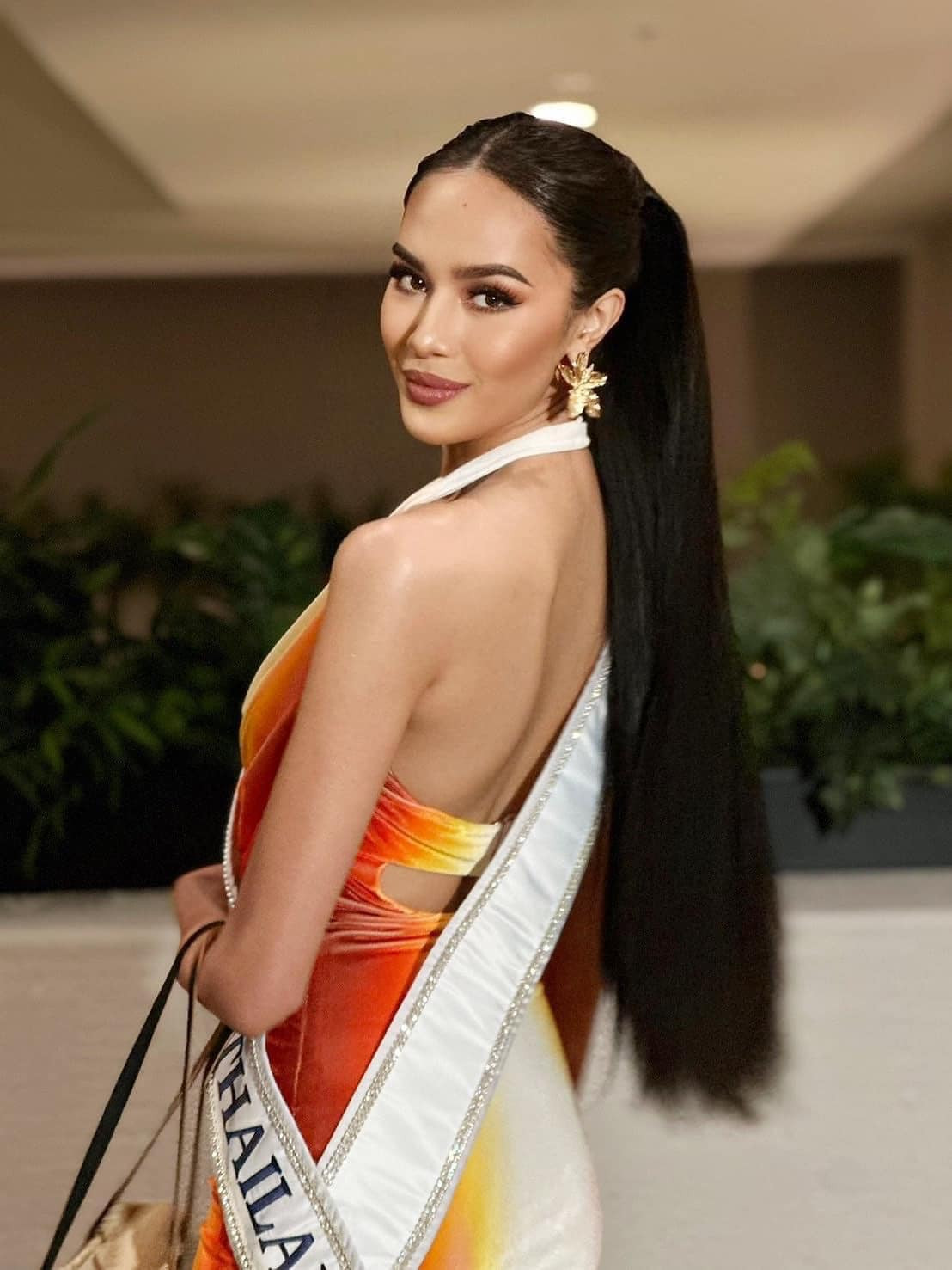 Người đẹp Thái Lan - Opal Suchata - được xem là ứng viên nổi bật ở khu vực châu Á. Vừa xuất hiện ở Mexico, cô đã được giới truyền thông săn đón.