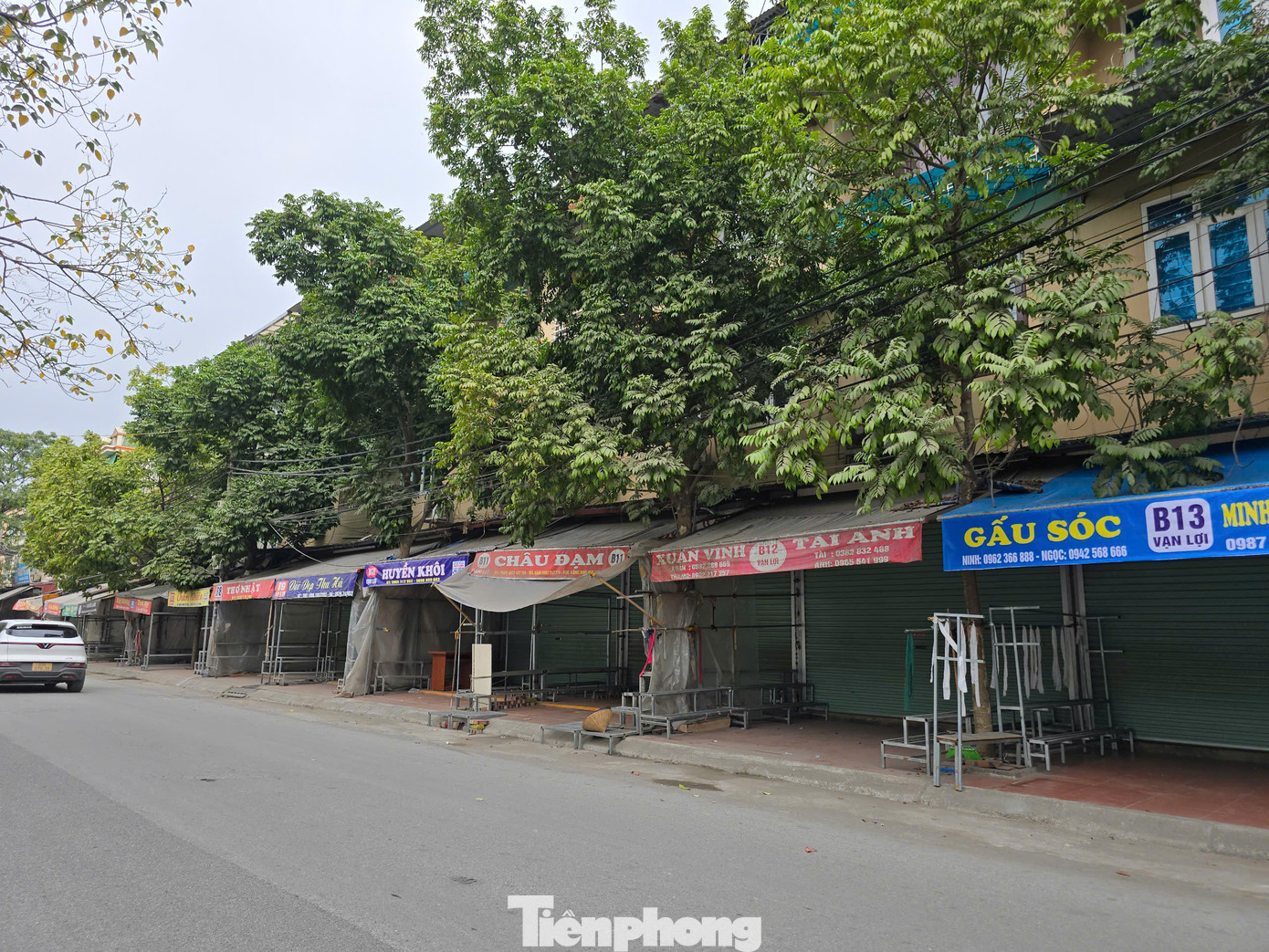 "Với mức giá này so với khoảng 2, 3 năm trước thì vẫn có lãi nhưng thời điểm này rất khó khăn. Chính vì thế nhiều người gánh lỗ, bỏ mặt bằng kinh doanh", chị Hoa chia sẻ.