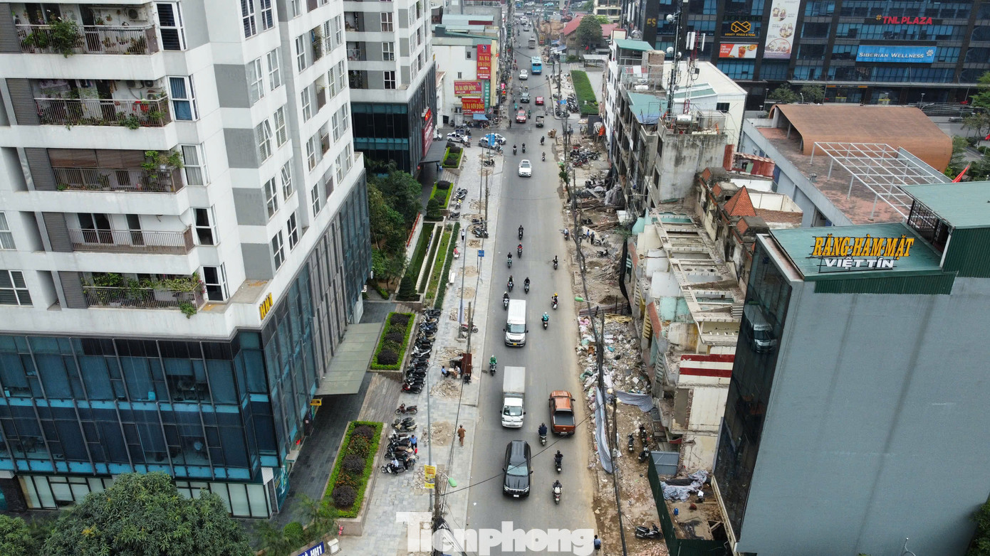 Dự án mở rộng đường Nguyễn Tuân, quận Thanh Xuân, Hà Nội có chiều dài khoảng 720m, điểm đầu giao với đường Nguyễn Trãi, điểm cuối tại ngõ 162 Nguyễn Tuân. Tổng vốn đầu tư hơn 399,1 tỷ đồng bằng nguồn vốn ngân sách quận. Dự án mở rộng đường Nguyễn Tuân, quận Thanh Xuân, Hà Nội có chiều dài khoảng 720m, điểm đầu giao với đường Nguyễn Trãi, điểm cuối tại ngõ 162 Nguyễn Tuân. Tổng vốn đầu tư hơn 399,1 tỷ đồng bằng nguồn vốn ngân sách quận.