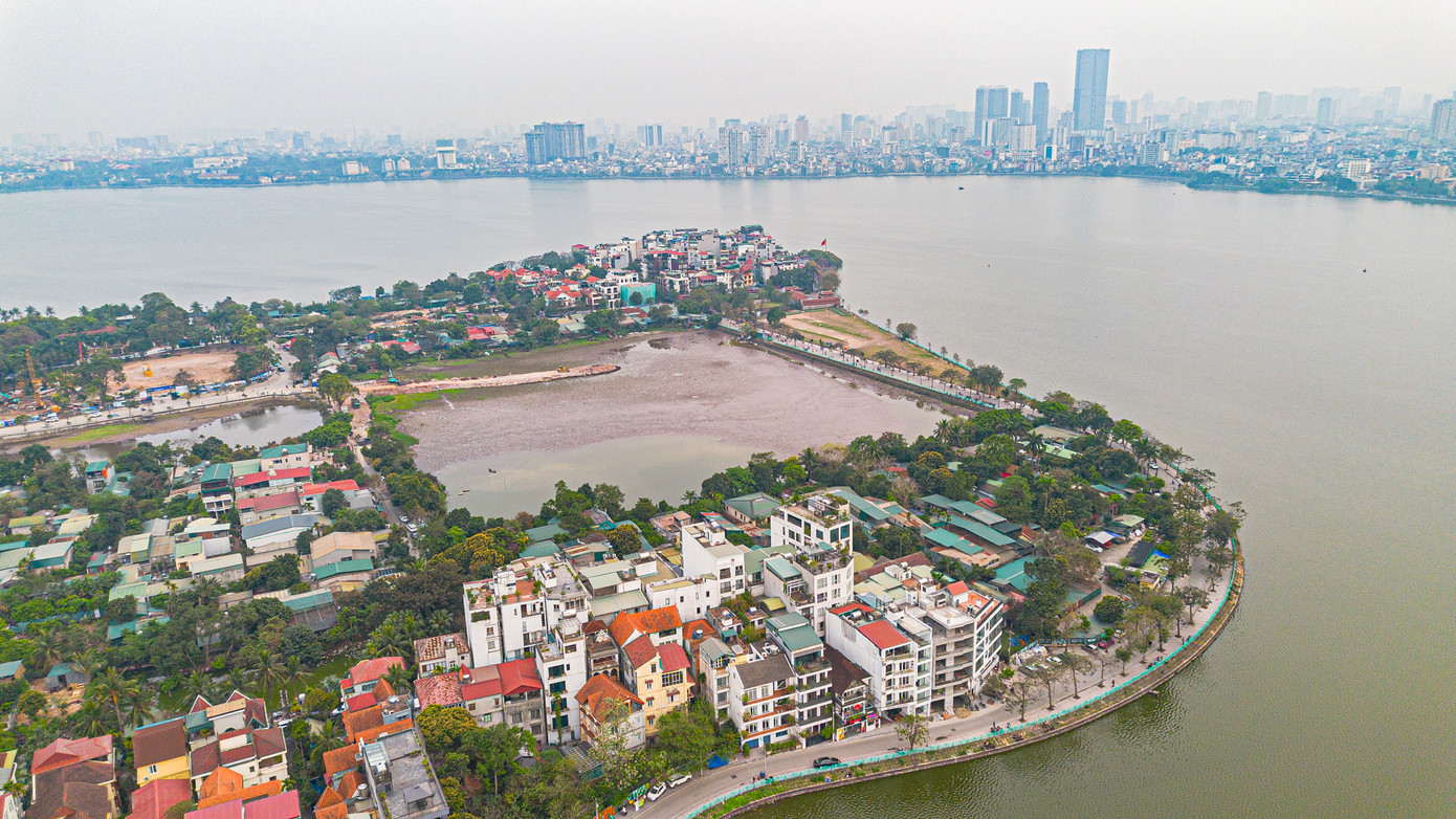 Khu vực hồ Đầm Trị ngay sát hồ Tây. Ảnh: Hùng Cường