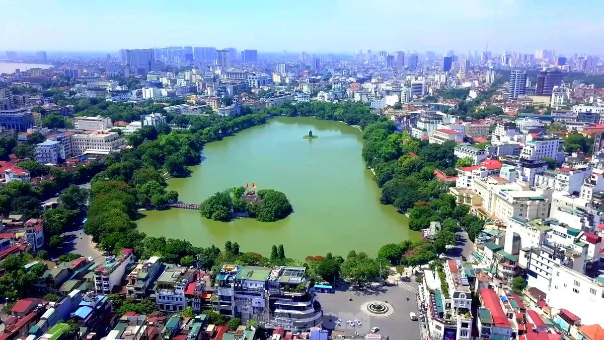 Hồ Hoàn Kiếm nhìn từ trên cao. Ảnh minh họa