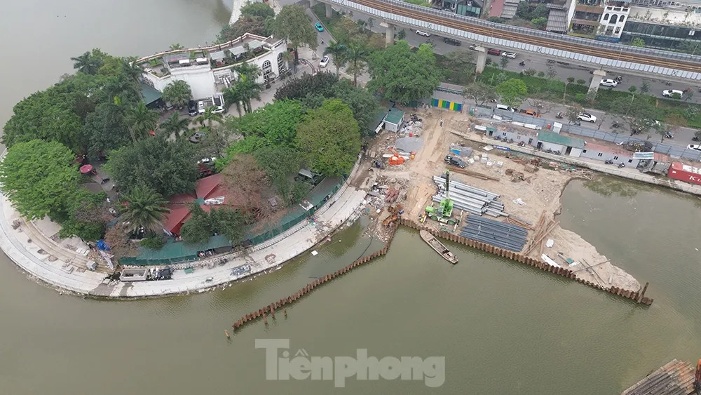 Bán đảo hồ Đống Đa được thu hồi cùng dự án cải tạo hồ trị giá hơn 297 tỷ đồng. Ảnh chụp tháng 4/2025
