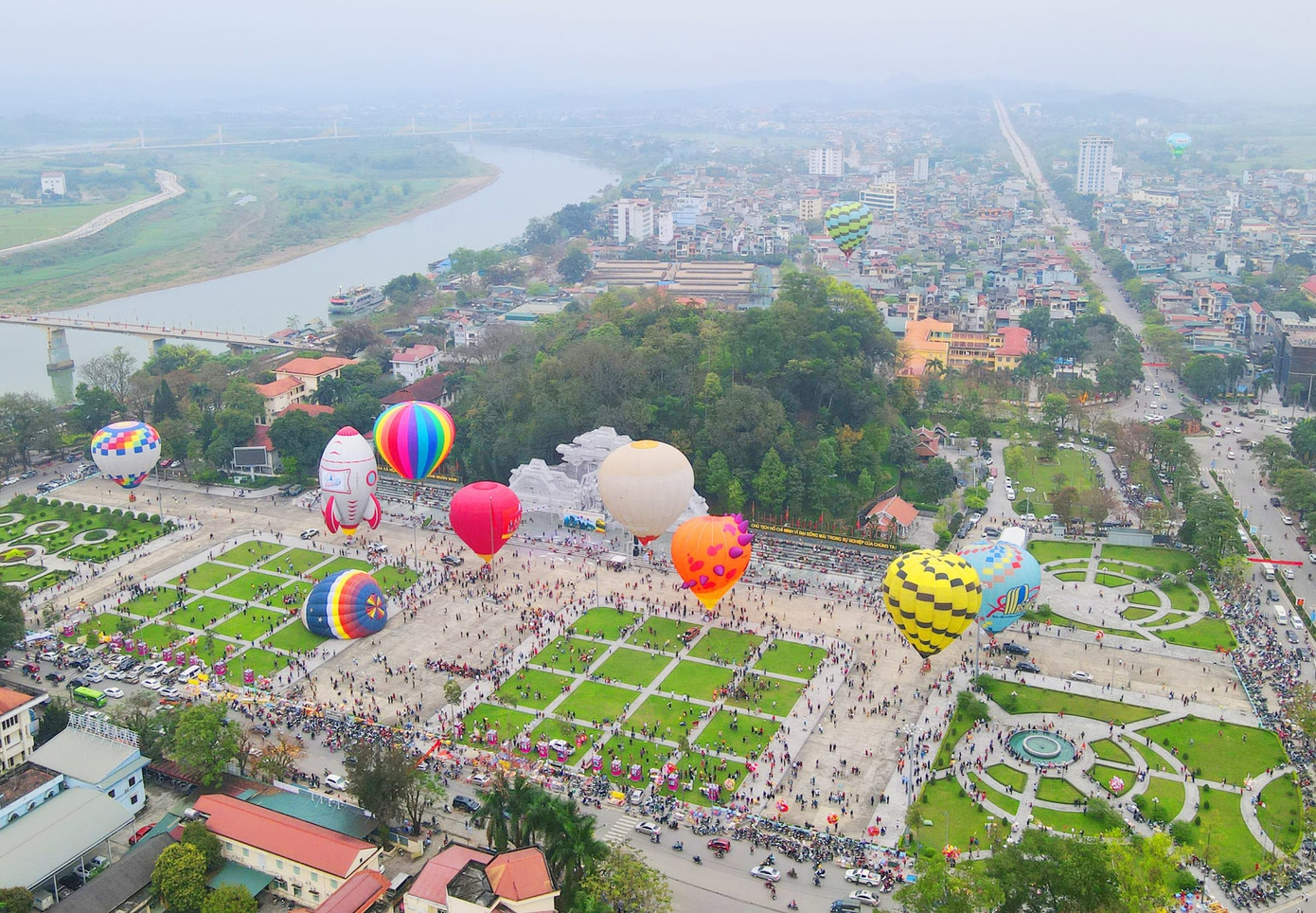 Một lễ hội khinh khí cầu được tổ chức tại tỉnh Tuyên Quang.