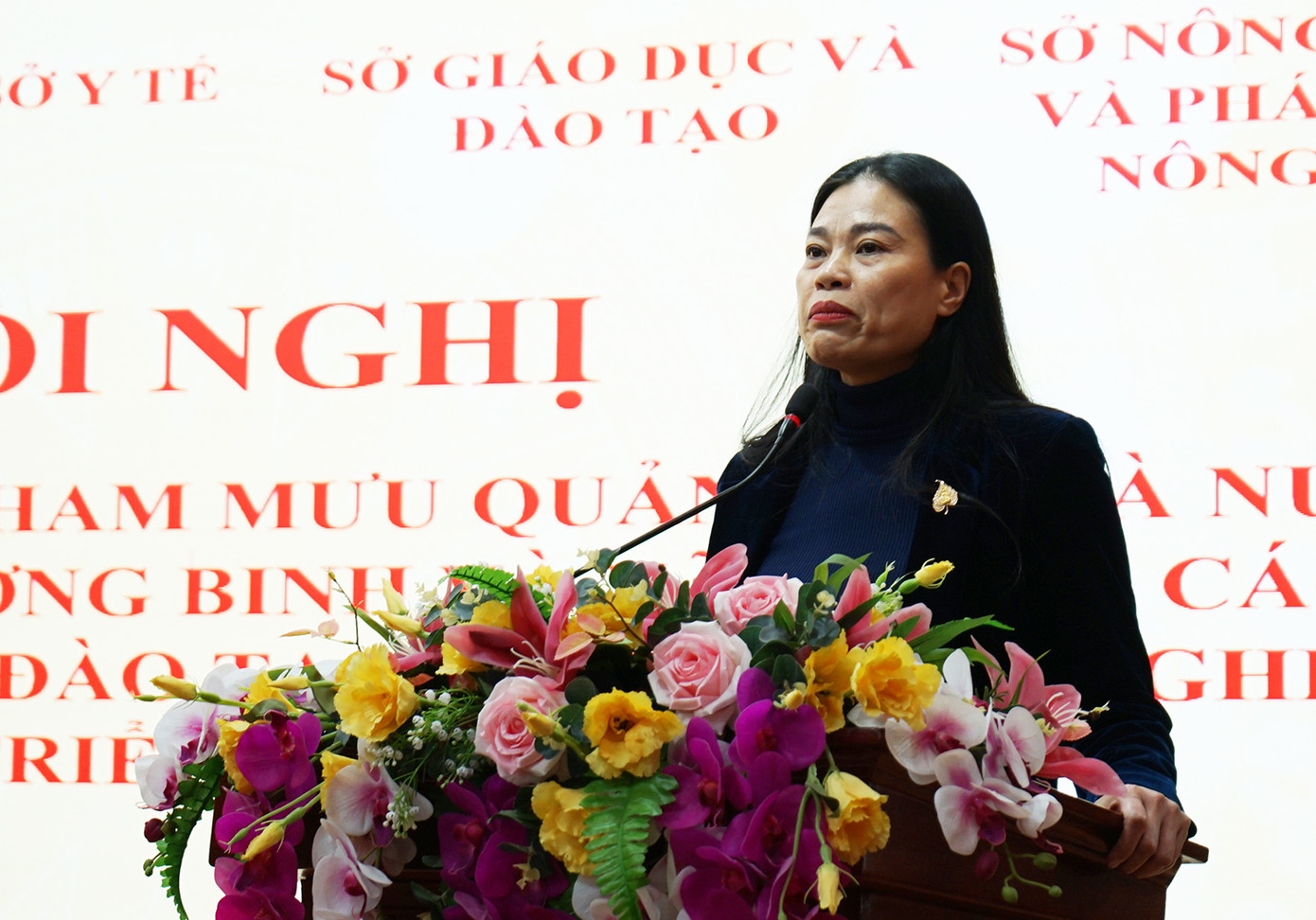 Bà Bạch Liên Hương, Giám đốc Sở Lao động - Thương binh và Xã hội phát biểu tại hội nghị. Bà Bạch Liên Hương, Giám đốc Sở Lao động - Thương binh và Xã hội phát biểu tại hội nghị.