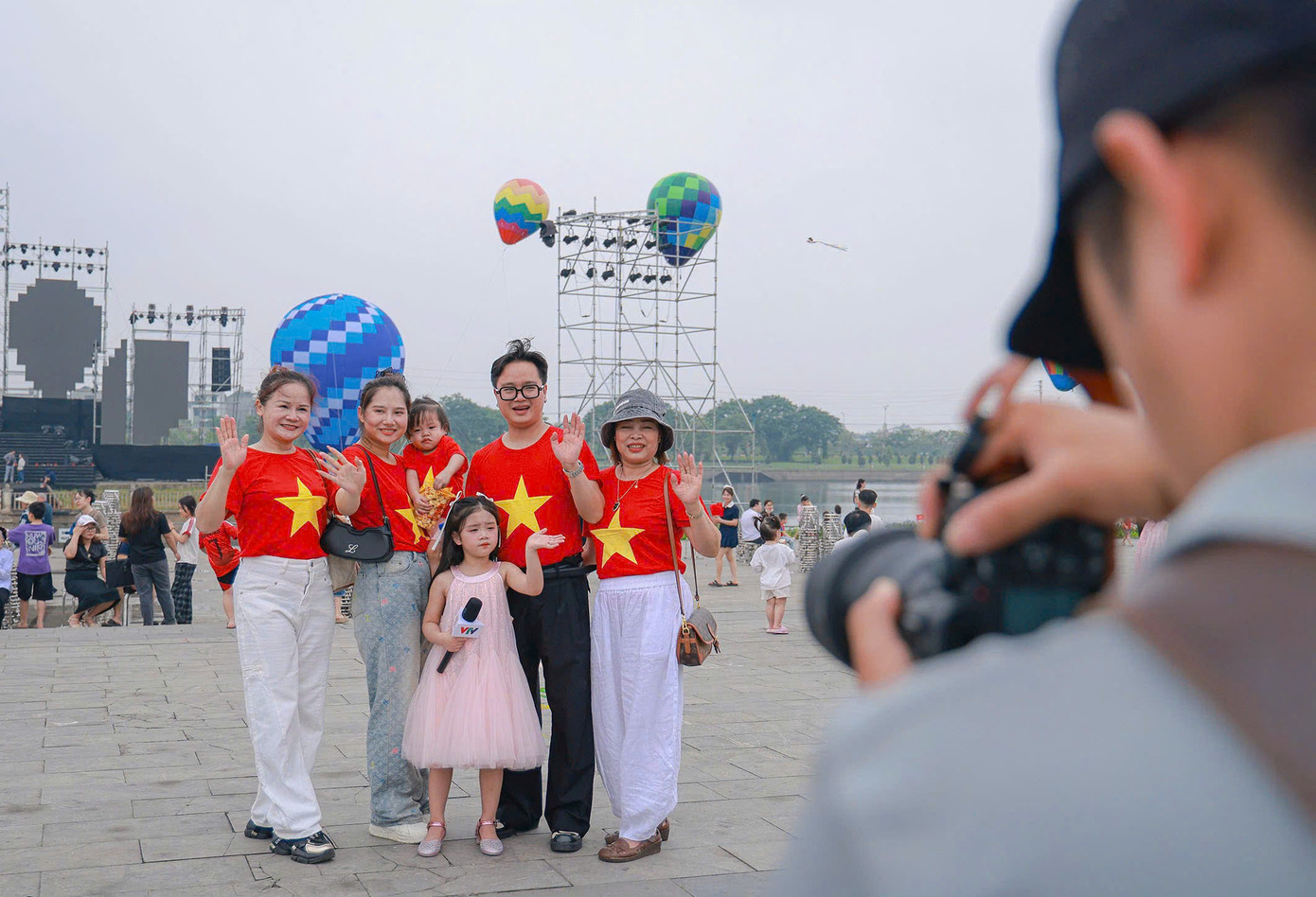 Với chuỗi các hoạt động đặc sắc và đa dạng diễn ra trong 5 ngày, bắt đầu từ 30/4 tại Quảng trường Hồ Chí Minh, thành phố Vĩnh Yên như: Trưng bày, mua sắm, ẩm thực với quy mô 60 - 100 gian hàng giới thiệu sản phẩm OCOP, đặc sản địa phương, thời trang, thủ công mỹ nghệ; biểu diễn nghệ thuật đường phố; chương trình Carnaval ấn tượng…