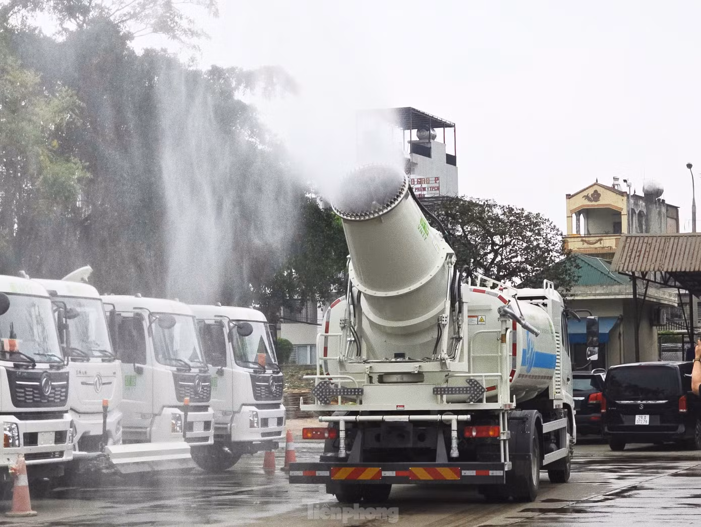 "Pháo xa sương mù" dập bụi mịn được vận hành thử nghiệm tại bãi "Pháo xa sương mù" dập bụi mịn được vận hành thử nghiệm tại bãi