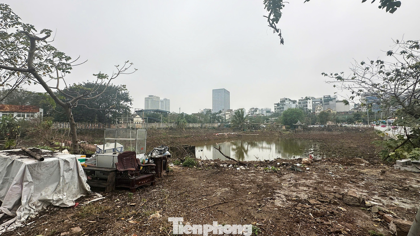 Kế hoạch trước mắt là tận dụng nước thải sau xử lý từ Nhà máy xử lý nước thải hồ Tây, qua hồ trung gian là hồ Sen sau đó đưa nước từ hồ Tây vào sông Tô Lịch. Kế hoạch trước mắt là tận dụng nước thải sau xử lý từ Nhà máy xử lý nước thải hồ Tây, qua hồ trung gian là hồ Sen sau đó đưa nước từ hồ Tây vào sông Tô Lịch.