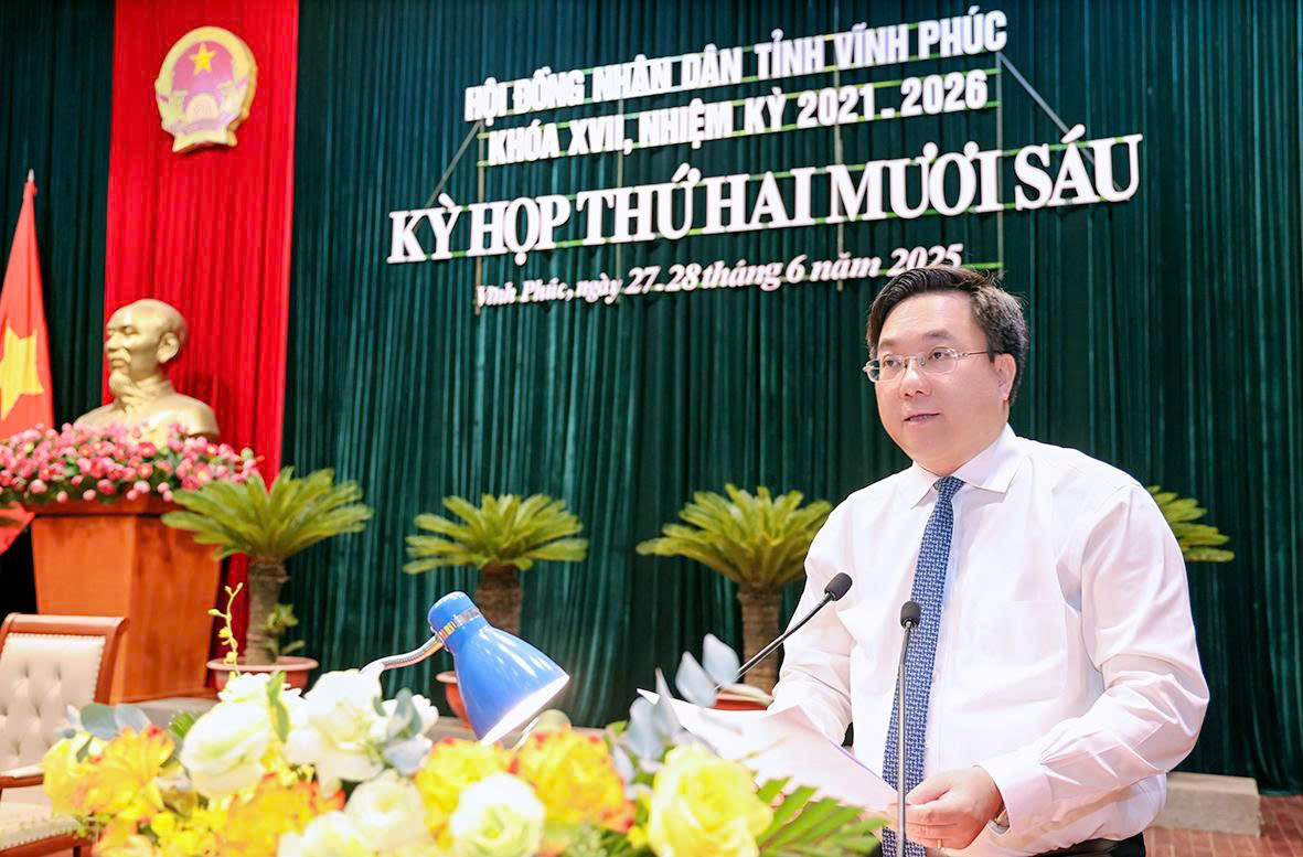 Chủ tịch UBND tỉnh Vĩnh Phúc Trần Duy Đông Chủ tịch UBND tỉnh Vĩnh Phúc Trần Duy Đông