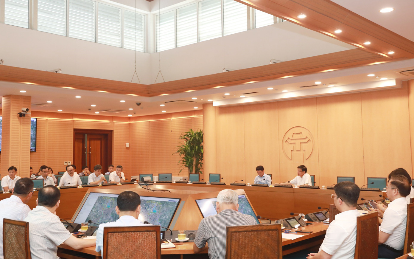 Quang cảnh buổi họp sáng 7/7. Ảnh: Cổng TT Hà Nội Quang cảnh buổi họp sáng 7/7. Ảnh: Cổng TT Hà Nội