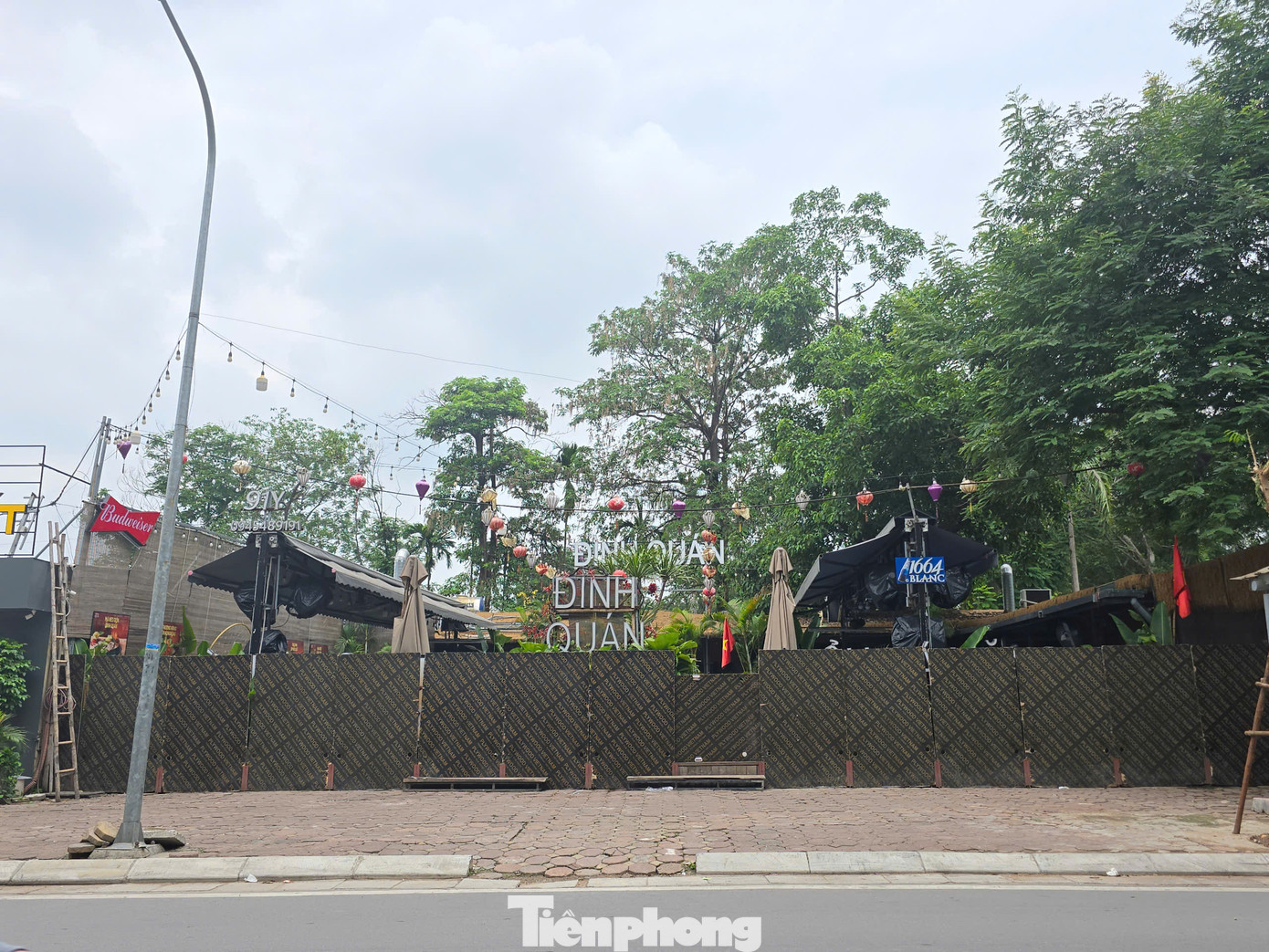 Một số nhà hàng thuộc khu đất nông nghiệp này đã quây rào, đóng cửa