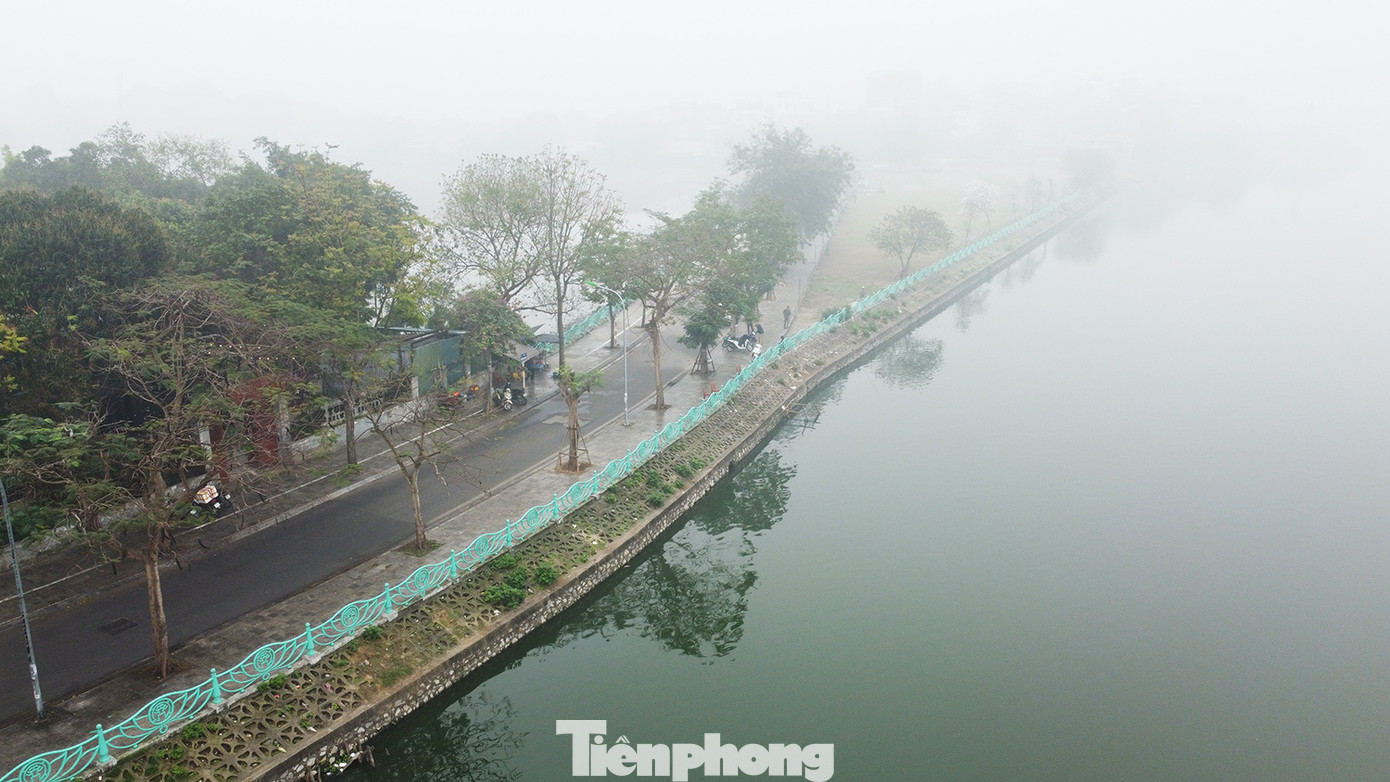 Theo Quy hoạch phân khu đô thị khu vực Hồ Tây và phụ cận (A6 được UBND thành phố Hà Nội phê duyệt), Hồ Tây sẽ có 8 bến thuyền và tuyến du lịch thủy.